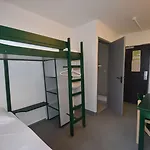 Hi Le D'artagnan Hostel *