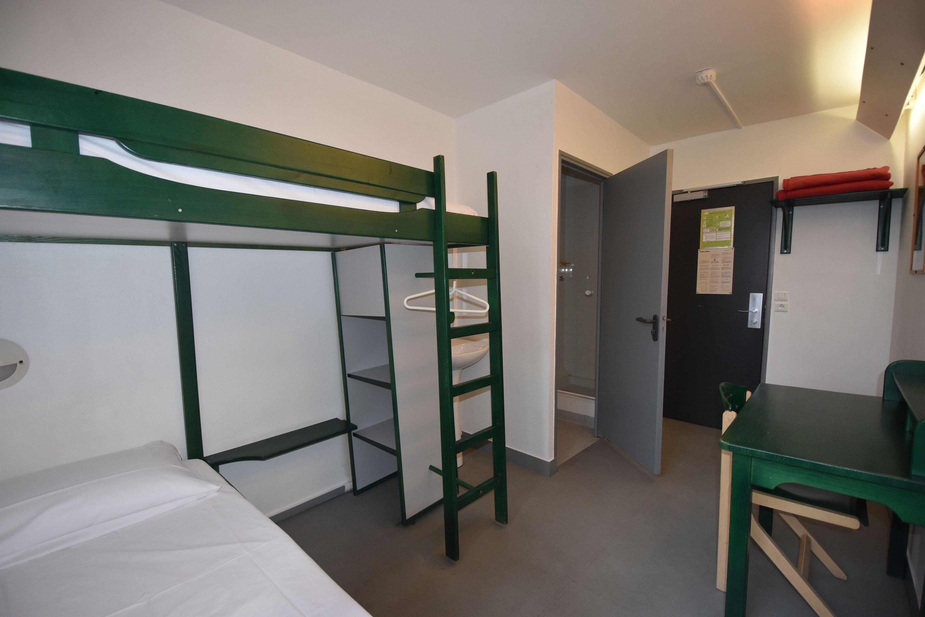 Hi Le D'artagnan Hostel *